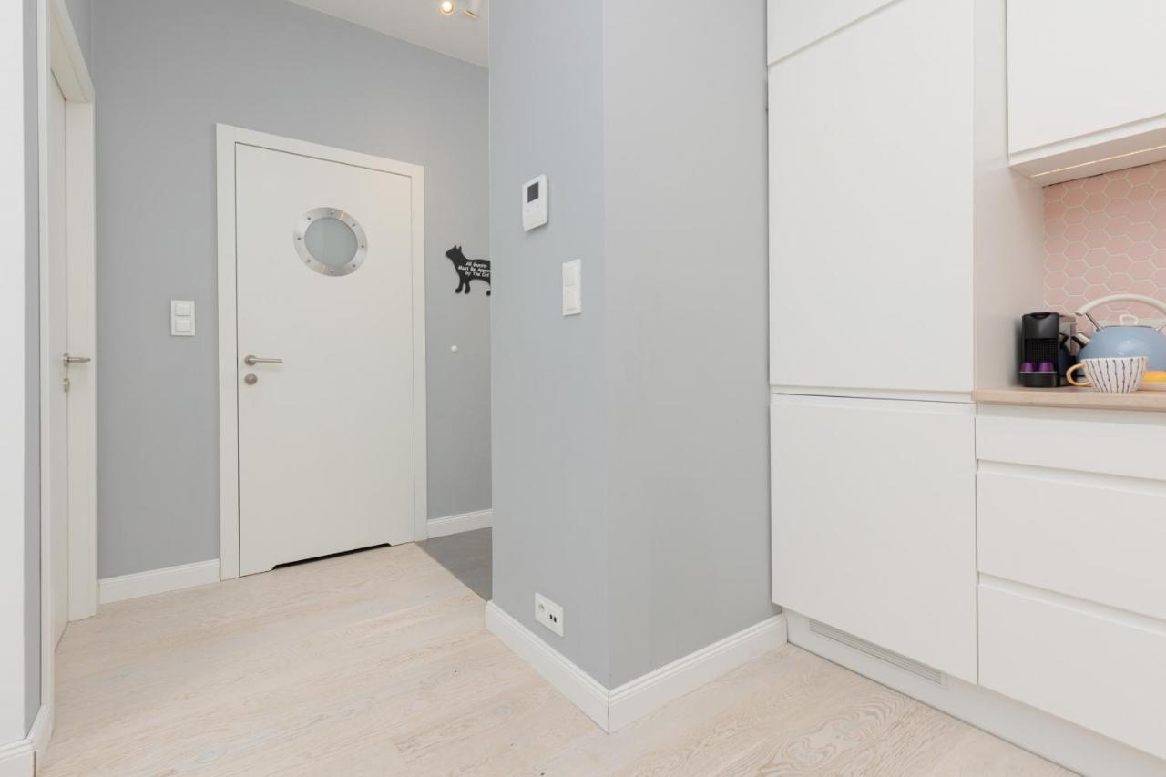 Sarmacka Apartment With Balcony Warsaw Wilanow By Noclegi Renters Bagian luar foto