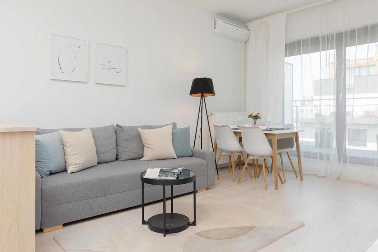 Sarmacka Apartment With Balcony Warsaw Wilanow By Noclegi Renters Bagian luar foto